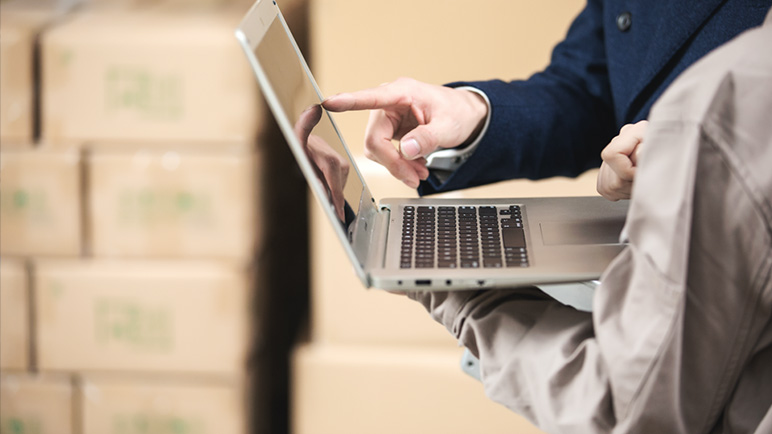 通过控制优化，实现穿梭车运行速度质的突破