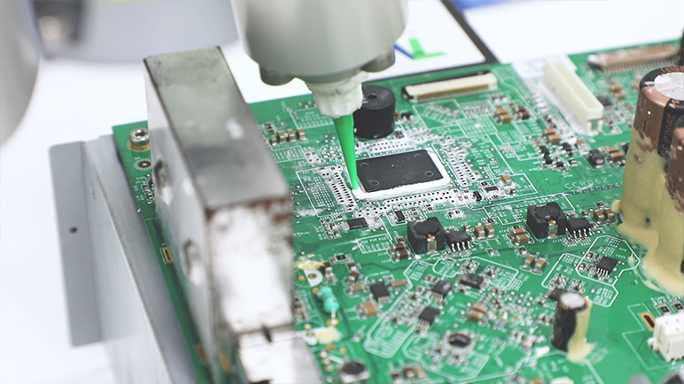 通过机器换人减少人员装配，生产效率翻倍