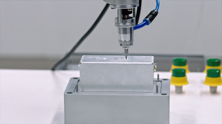 螺丝拧紧的全自动化，降低投入·提高生产性