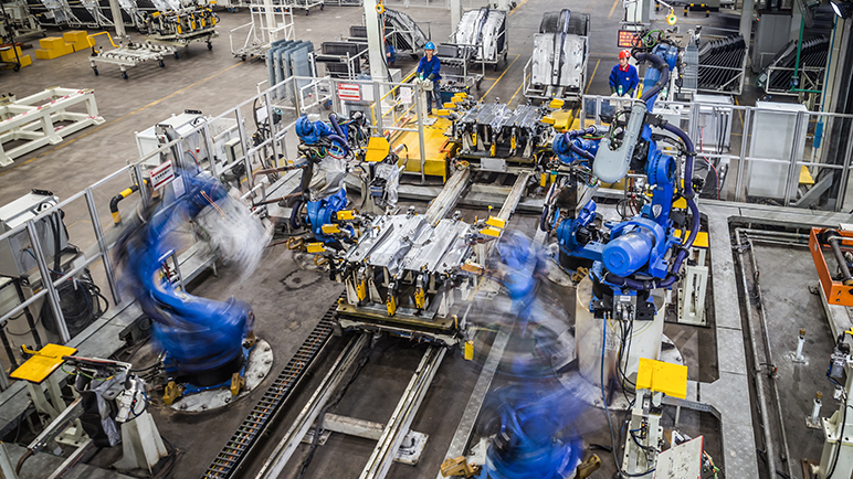 机器人自主上下料，实现产线的全自动化运输