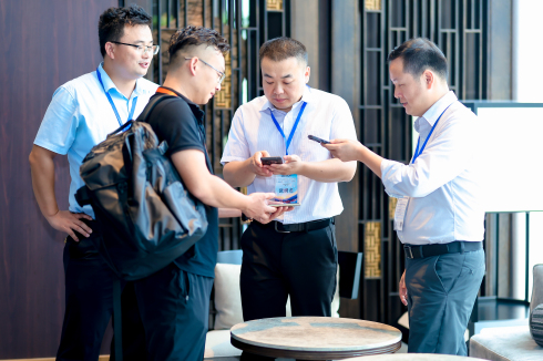 1725953006671733.jpg 9 会场外交流3_编辑.jpg