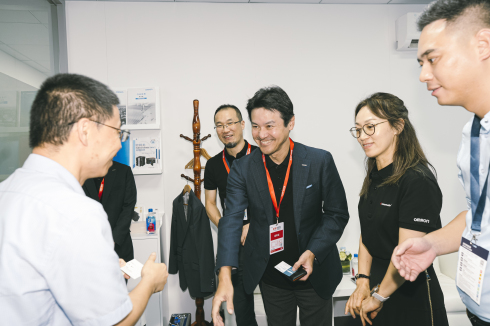 1758765786323961.jpg 花絮2_编辑.jpg